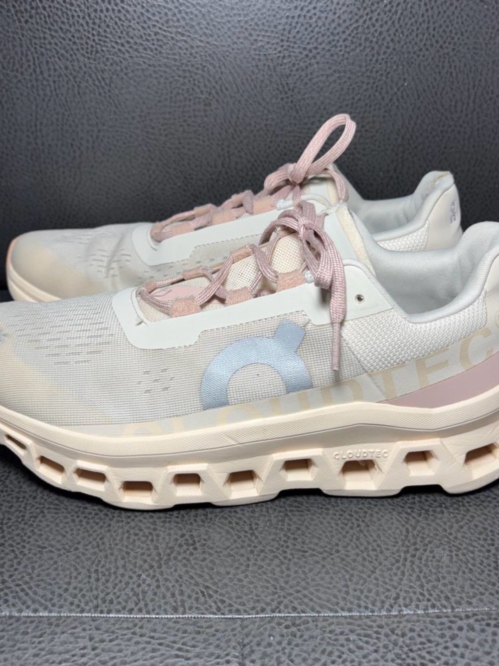 Light Pink and White Women's Cloud-Tech Cushion Sneakers